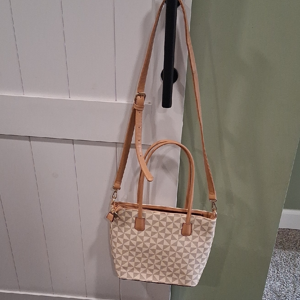Classic Neutral Crossbody Tote Bag - Beige/Tan